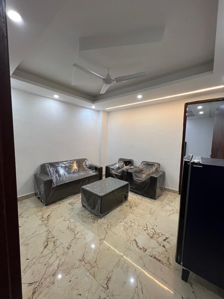 Living Room, saket 2 Bedroom 70 Sq.Yd. Builder Floor In Saket Delhi 8109593