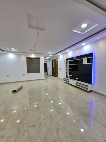 Room in 4 BHK Builder Floor at Parklands, Sector 85 – for Sale
