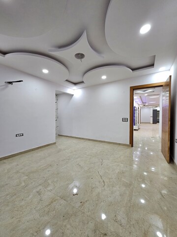 Room in 4 BHK Builder Floor at Parklands, Sector 85 – for Sale