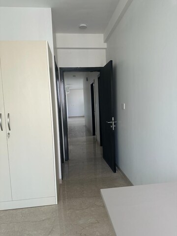 3 BHK Apartment For Rent in Oberoi Realty Esquire, Goregaon East