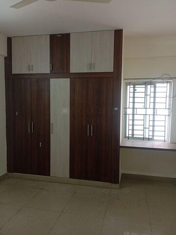 Room in 3 BHK Apartment at Chitrapuri Colony, Manikonda – for Rent