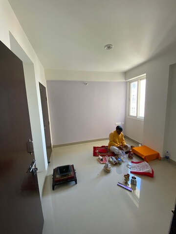 Room in 2 BHK Apartment at Virat Vaishali Homes, Gandhi Path – for Rent