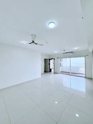 Room in 3 BHK Apartment at Shapoorji Pallonji Joyville Gurgaon, Sector 102 – for Rent