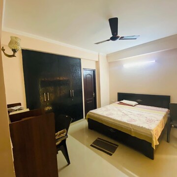 2 BHK Apartment For Rent in Aims Golf Avenue I Sector 75 Noida  8109677