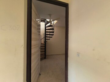 Room in 3 BHK Apartment at Sector 1 Greater Noida – for Sale