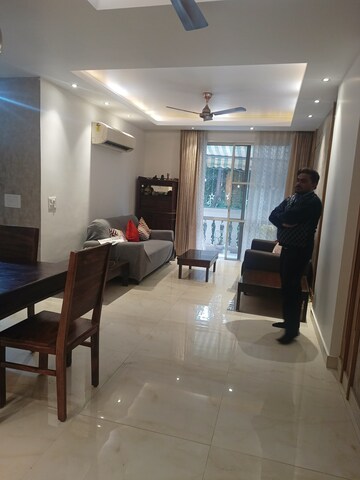 Living Room in 3 BHK Apartment at DLF The Carlton Estate, Dlf Phase V – for Sale