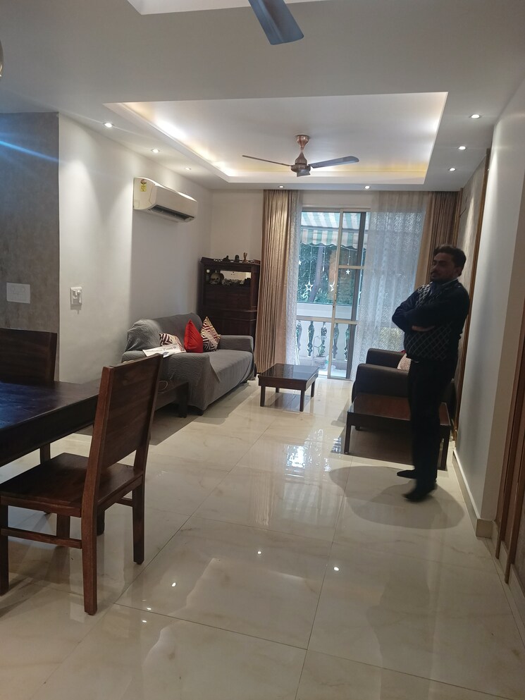 Living Room, dlf-the-carlton-estate 3 Bedroom 1343 Sq.Ft. Apartment In Dlf Phase V Gurgaon 8109686