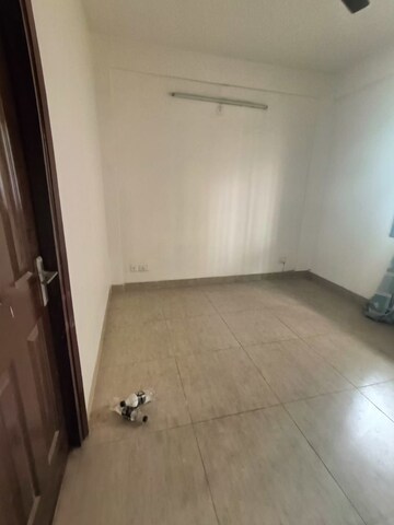 Room in 2 BHK Apartment at Wave Executive Floors, Wave City – for Rent