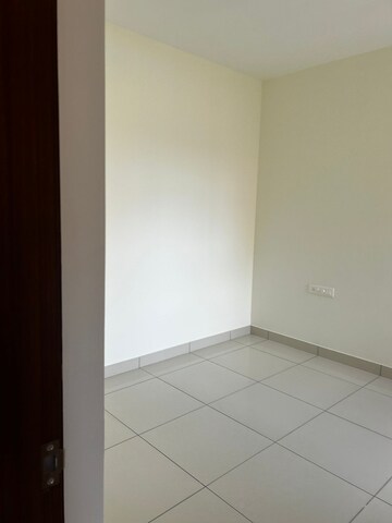 Room in 2 BHK Apartment at Prestige Finsbury Park Hyde, Bagaluru  – for Sale