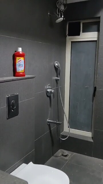 Furnished Amenities in 3 BHK Apartment at Acropolis Apartment, Andheri West – for Rent