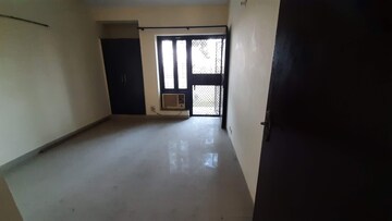 Room in 3 BHK Builder Floor at Orchid Island, Sector 51 – for Rent