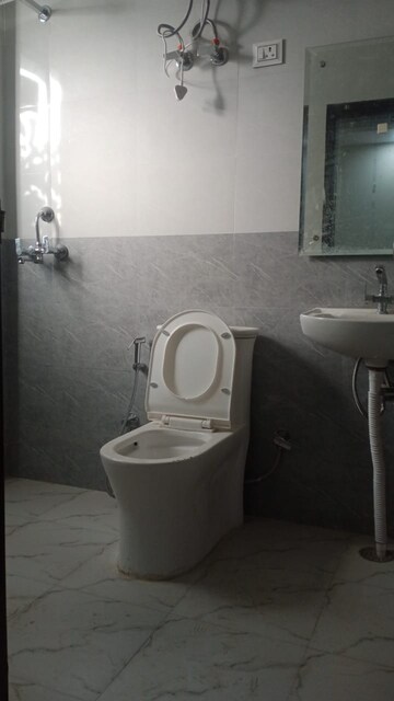 Bathroom in 1 RK Builder Floor at Ansal Sushant Lok I, Sector 43 – for Rent