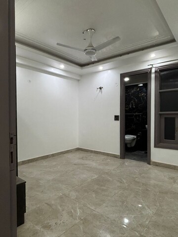 Room in 3 BHK Builder Floor at Vasant Kunj – for Sale