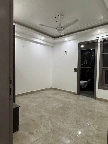 Room in 3 BHK Builder Floor at Vasant Kunj – for Sale