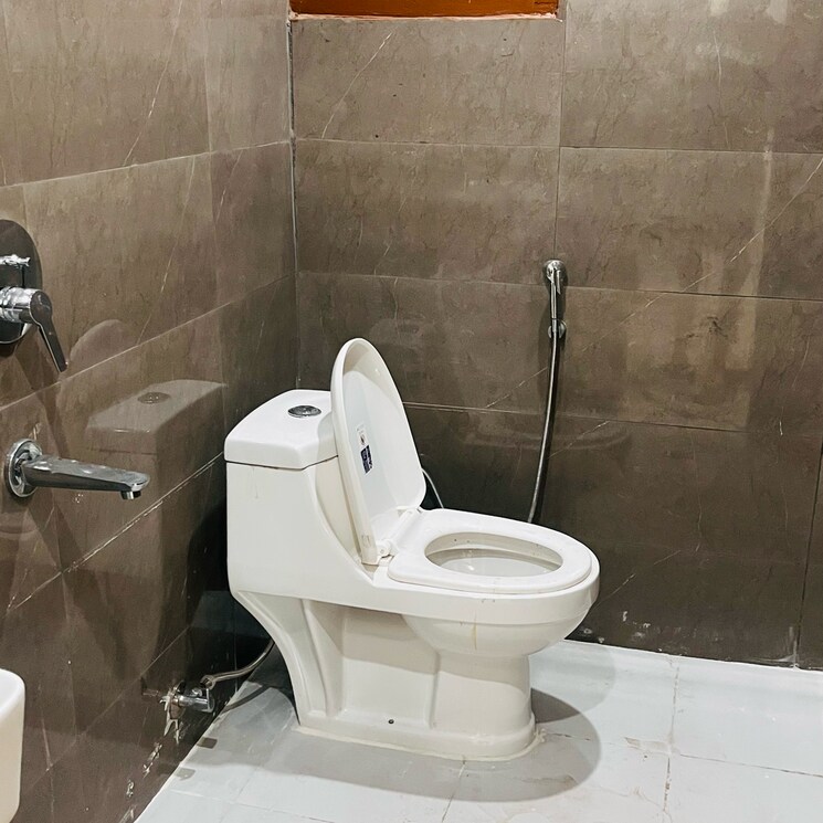 Bathroom, jawahar-nagar-chs 2 Bedroom 725 Sq.Ft. Apartment In Jawahar Nagar Gurgaon 8109844