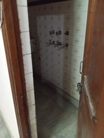 2.5 BHK Builder Floor For Rent in Krishna Nagar