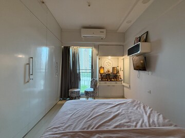 Bedroom in 3 BHK Apartment at Kalpataru Sunrise Grande, Kolshet Road – for Sale