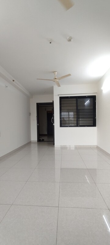 Room in 2.5 BHK Apartment at Magarpatta Nanded City Sargam, Sinhagad – for Rent