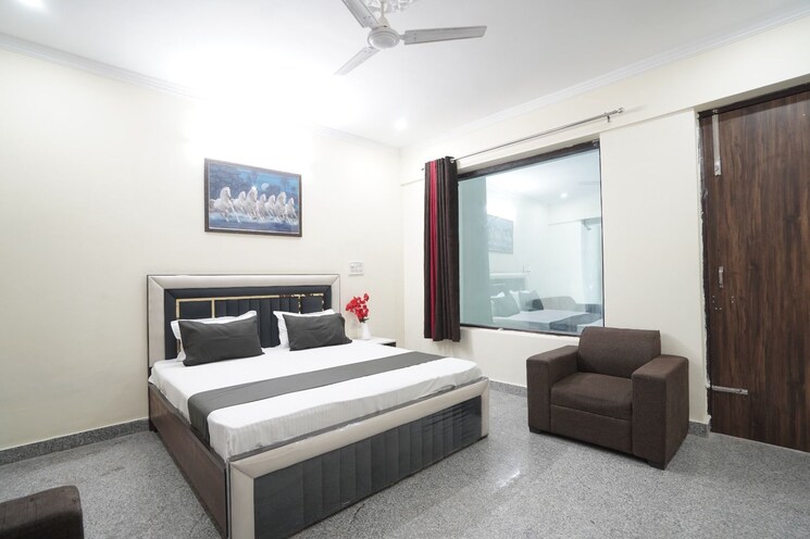 Room, sector 76 Pg For Boys & Girls In Sector 76 8109886