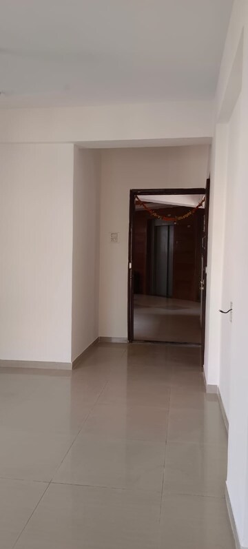 Room in 3 BHK Apartment at Gayatri Bravuria Apartment, Balewadi – for Rent