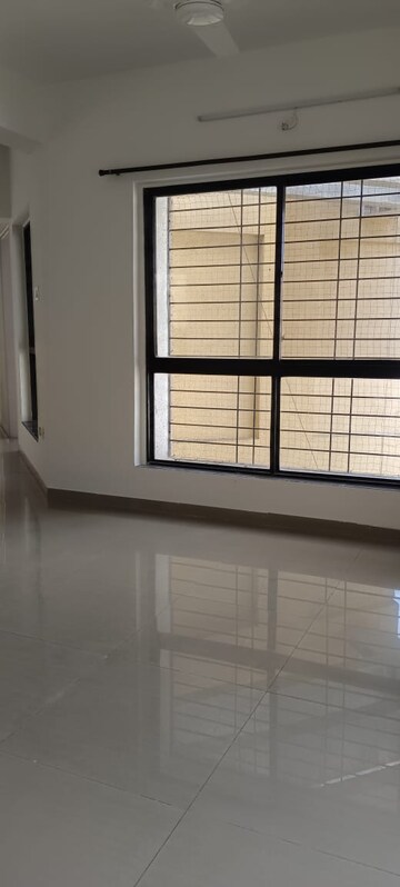Room in 3 BHK Apartment at Gayatri Bravuria Apartment, Balewadi – for Rent