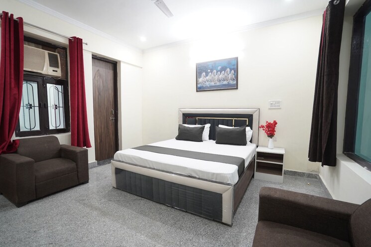 Room, sector 76 Pg For Boys & Girls In Sector 76 8109904