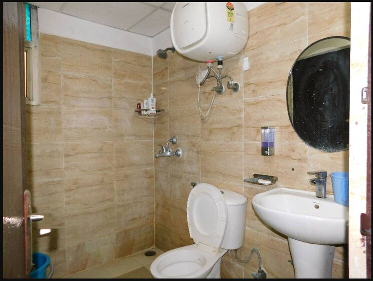 Bathroom, ajnara-le-garden 2.5 Bedroom 1145 Sq.Ft. Apartment In Sector 16b Greater Noida Greater Noida 8109939