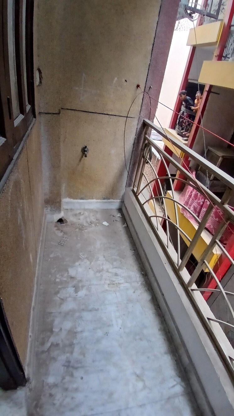 Balcony, batla house 2 Bedroom 630 Sq.Ft. Builder Floor In Batla House Delhi 8109946