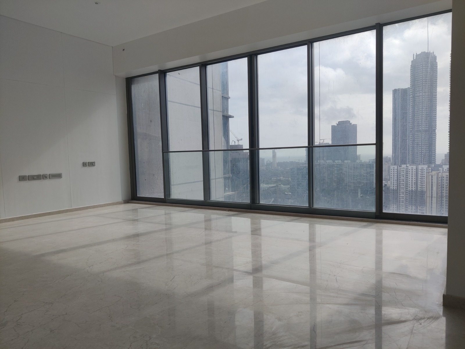 4 BHK Apartment For Sale in Rustomjee Crown