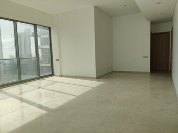 Room in 4 BHK Apartment at Rustomjee Crown, Prabhadevi – for Sale