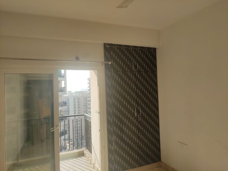 Room, sector 16c greater noida 4 Bedroom 1810 Sq.Ft. Apartment In Sector 16c Greater Noida Greater Noida 8109950