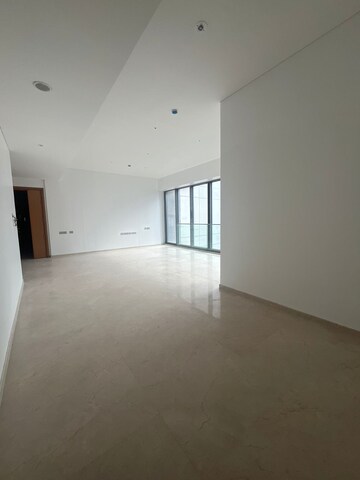 Room in 4 BHK Apartment at Rustomjee Crown, Prabhadevi – for Rent