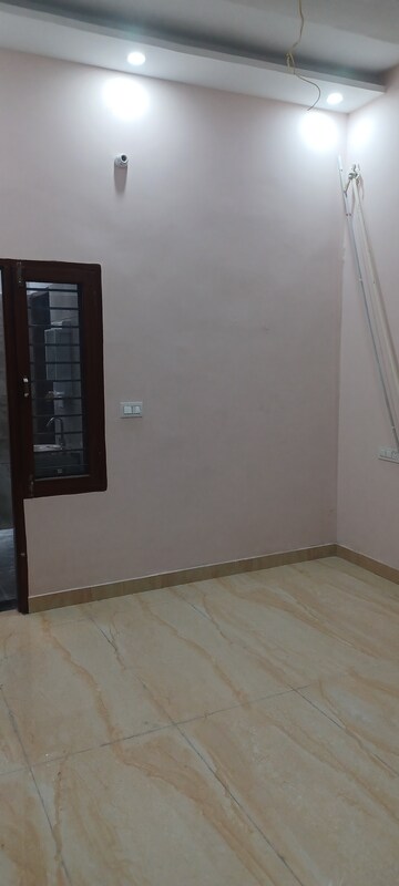 Furnished Amenities in 2 BHK Independent House at Patiala Road – for Sale
