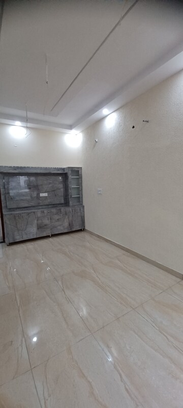 Room in 2 BHK Independent House at Patiala Road – for Sale