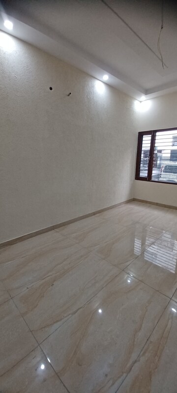 Room in 2 BHK Independent House at Patiala Road – for Sale