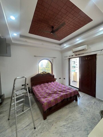 Bedroom in 2 BHK Builder Floor at Sector 9 – for Rent