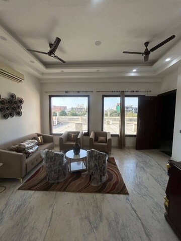 Bedroom in 2 BHK Builder Floor at Sector 9 – for Rent