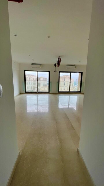Room in 2 BHK Apartment at Kanakia Silicon Valley, Powai – for Rent
