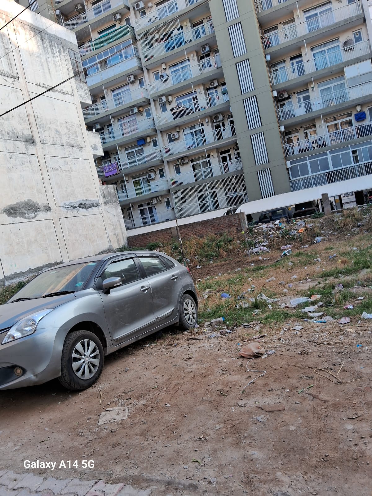 Plot For Sale in Motiaz Royal Citi