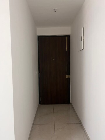 Room in 2 BHK Apartment at Rishita Manhattan, Gomti Nagar – for Rent
