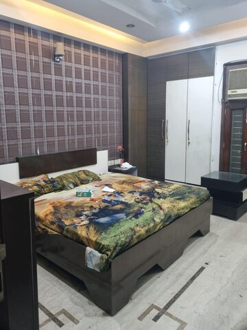 Bedroom in 2 BHK Builder Floor at Laxmi Nagar – for Rent
