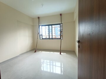 Room in 3 BHK Apartment at BDL Hresa, Chembur – for Sale