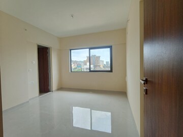 Room in 3 BHK Apartment at BDL Hresa, Chembur – for Sale