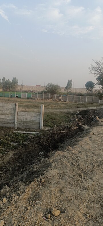  Plot For Sale in Ansal Sushant Golf city, Sushant Golf City