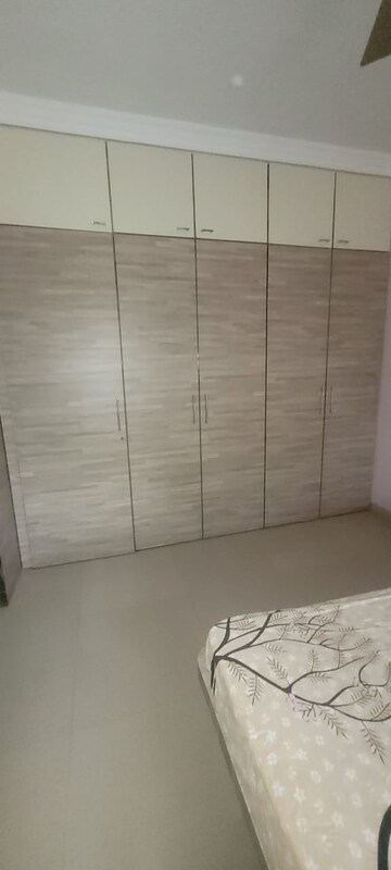 Room in 2 BHK Apartment at Cubic Mall, Chembur – for Rent