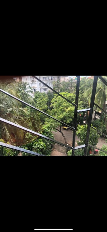 2 BHK Apartment – Garden View at Natraj CHS Bandra, Bandra West - for Rent