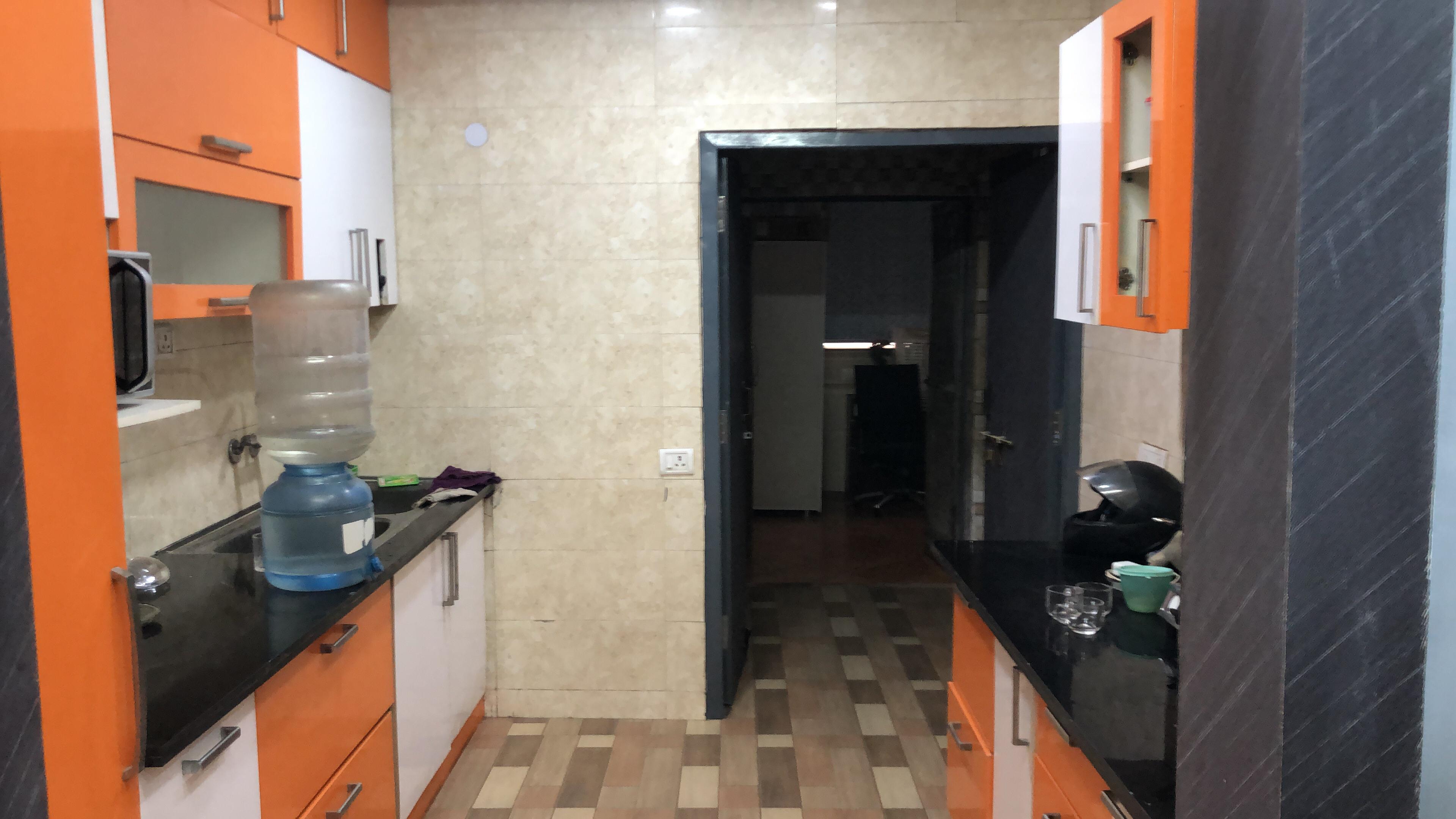 3 BHK + Servant Room Apartment For Sale in Varun Enclave