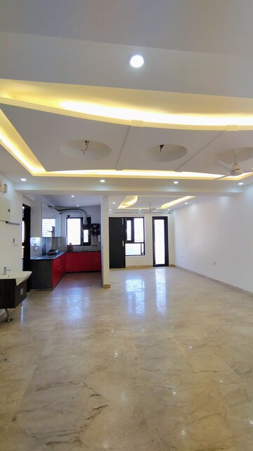 Room in 3 BHK Builder Floor at M3M Atrium, Sector 57 – for Rent