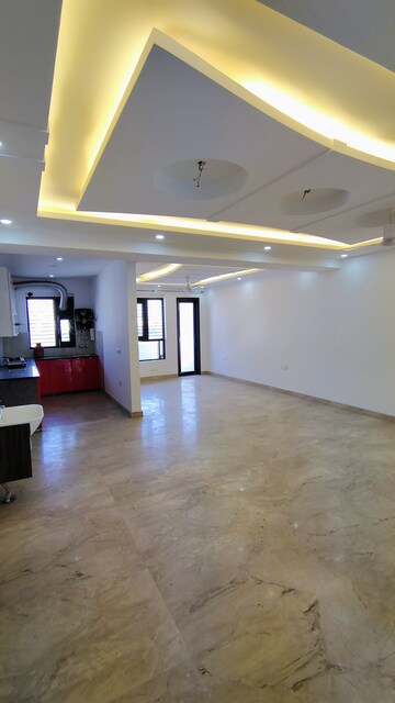 Room in 3 BHK Builder Floor at M3M Atrium, Sector 57 – for Rent