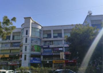 Commercial Showroom 8500 Sq.Ft. For Rent in Prahlad Nagar Ahmedabad  8110216